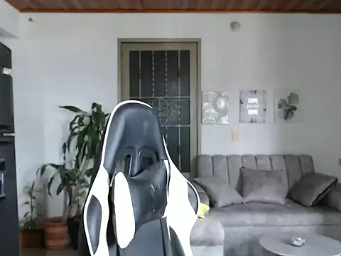 moon1 95 online show from October 20, 2025, 6:41 pm