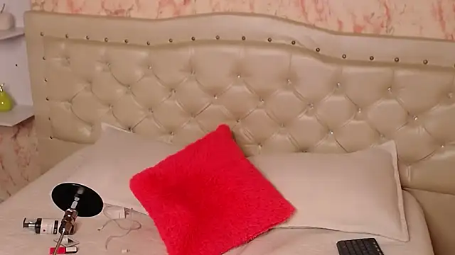 Snapshot of GabbiePrice chatting on February 7, 2026, 3:16 pm GabbiePrice online show from February 7, 2026, 3:16 pm