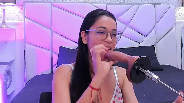 Snapshot of GabbiePrice chatting on April 6, 2026, 11:44 am GabbiePrice online show from April 6, 2026, 11:44 am