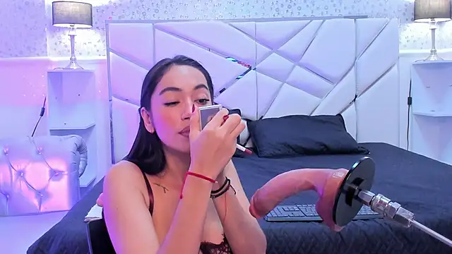 Snapshot of GabbiePrice chatting on April 10, 2026, 11:48 am GabbiePrice online show from April 10, 2026, 11:48 am