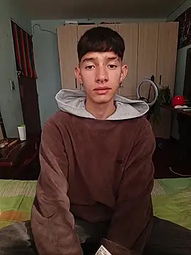 heyy noah11 online show from November 10, 2025, 8:19 pm