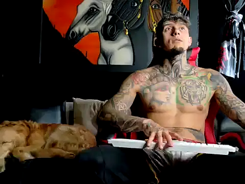 Molotov Explosive online show from November 5, 2025, 8:20 pm