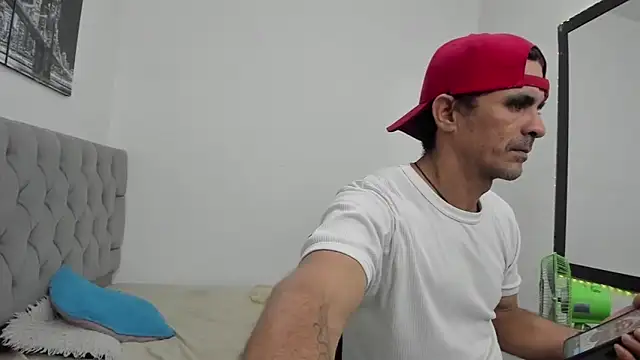 Sofi And Santy online show from February 28, 2026, 12:55 am