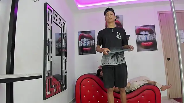 EMPIRE BOYS1 online show from November 28, 2025, 7:16 pm