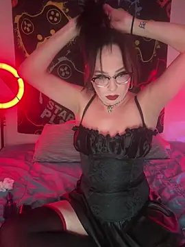 MiniMonroe online show from October 30, 2025, 8:05 am