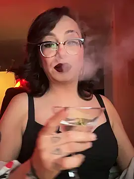 MiniMonroe online show from November 24, 2025, 10:48 am