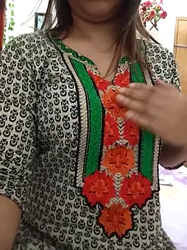 Snapshot of Tanha18 chatting on June 9, 2026, 5:35 pm Tanha18 online show from June 9, 2026, 5:35 pm