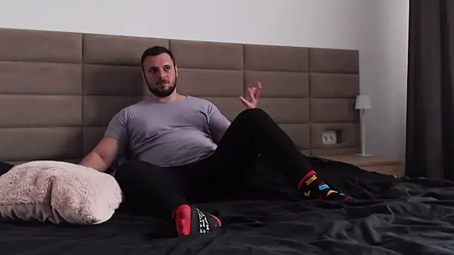 BriannSmith online show from April 1, 2026, 9:54 am