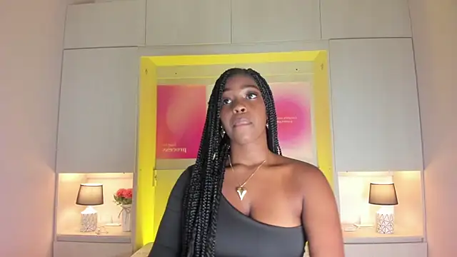 MaraBaker online show from December 15, 2025, 7:51 pm