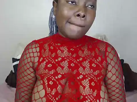 Yolaqueen04 online show from October 27, 2025, 4:33 pm