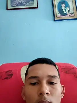 Rayangiss online show from November 18, 2025, 3:38 pm