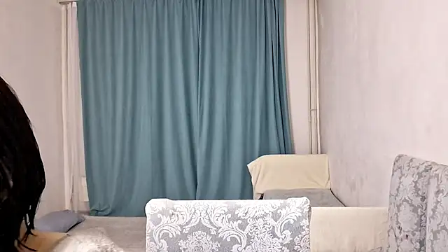 Lyndasilk online show from April 26, 2026, 4:26 pm