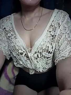 LeanaLy online show from October 14, 2025, 12:00 am