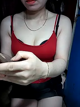 LeanaLy online show from November 10, 2025, 7:29 am