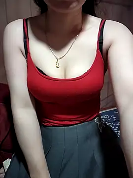 LeanaLy online show from November 16, 2025, 12:38 am