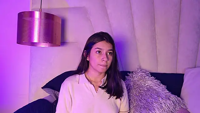 AlyssaRay online show from November 17, 2025, 7:41 pm