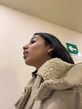 AlyssaRay online show from March 25, 2026, 11:49 am