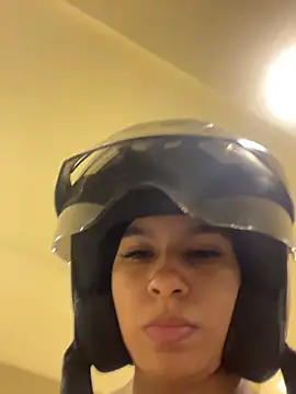 AlyssaRay online show from May 28, 2026, 1:41 pm