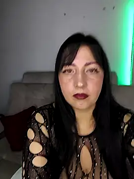 kitten25-hott online show from October 22, 2025, 2:01 am