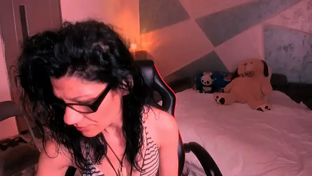 Snapshot of SweetSin40 chatting on June 24, 2026, 7:57 pm SweetSin40 online show from June 24, 2026, 7:57 pm