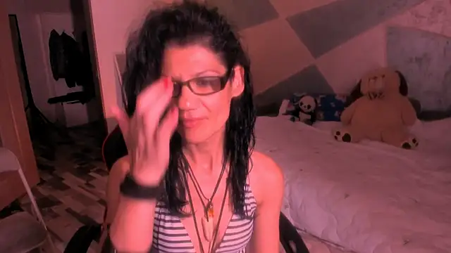 Snapshot of SweetSin40 chatting on July 7, 2026, 7:18 pm SweetSin40 online show from July 7, 2026, 7:18 pm