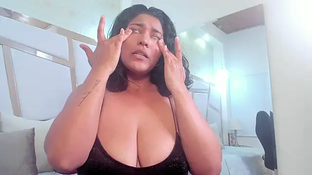 denisse khan online show from February 7, 2026, 8:34 pm