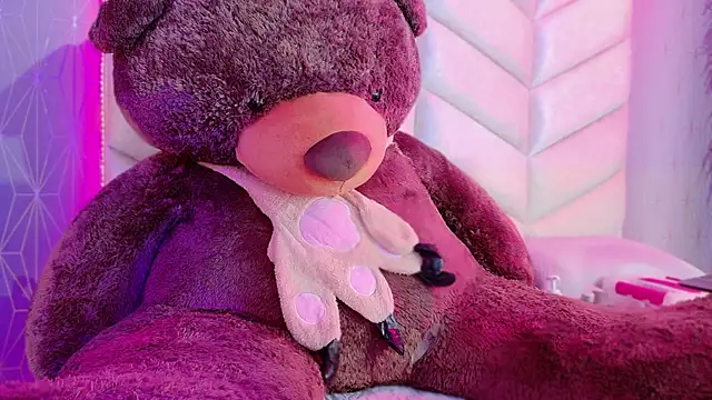 CARO ADAMS1 online show from January 17, 2026, 11:37 am