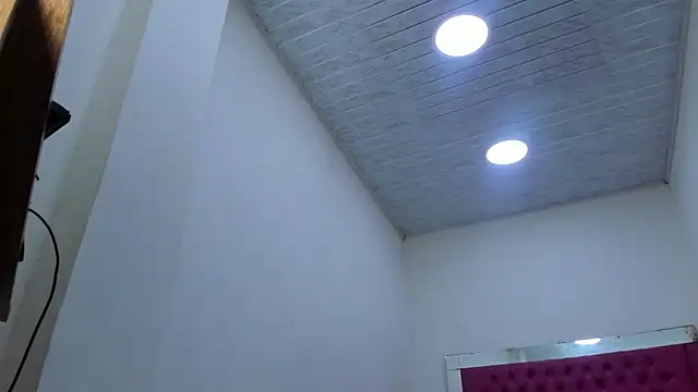 VioletGil Party  online show from December 18, 2025, 7:53 pm