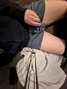 lieblingsJung online show from February 16, 2026, 2:18 am