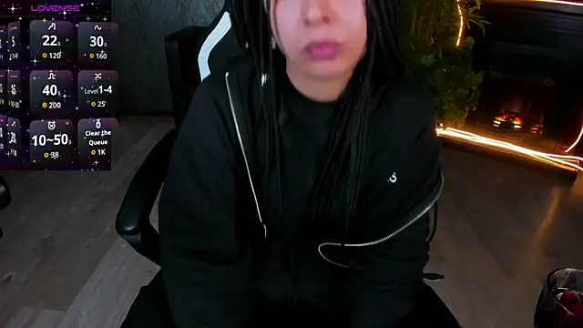 Aisha Goldstein online show from April 3, 2026, 8:34 am