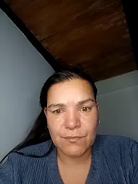Snapshot of MilfBlonde_ chatting on October 17, 2025, 11:13 am MilfBlonde  online show from October 17, 2025, 11:13 am
