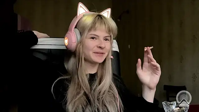 AnnaOlovely online show from October 14, 2025, 1:12 pm