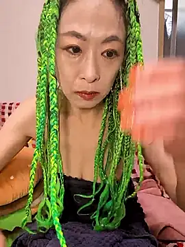 Snapshot of jyuse000ryuse chatting on July 3, 2026, 8:32 am jyuse000ryuse online show from July 3, 2026, 8:32 am