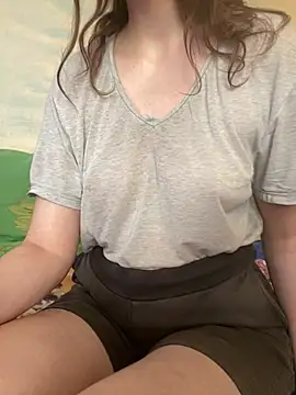 KittieCreme online show from August 4, 2026, 10:18 am