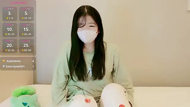 Snapshot of Rin_chan_77 chatting on October 31, 2025, 4:19 pm Rin chan 77 online show from October 31, 2025, 4:19 pm