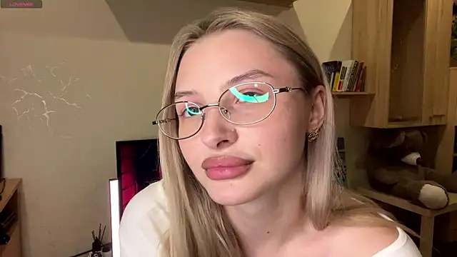 VictoriaMystery online show from November 9, 2025, 1:09 pm