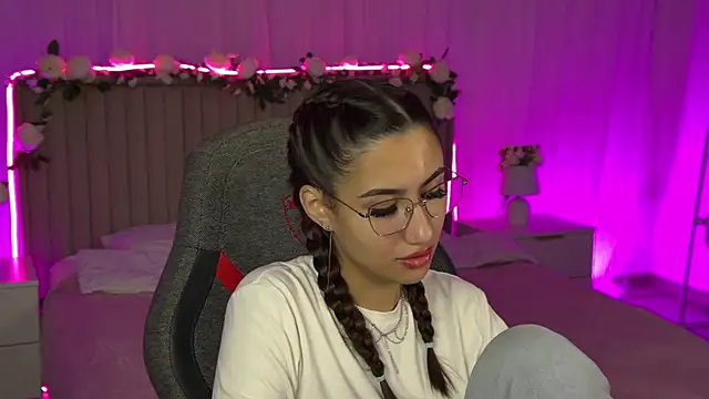 RebeckaThornton online show from November 16, 2025, 11:49 am