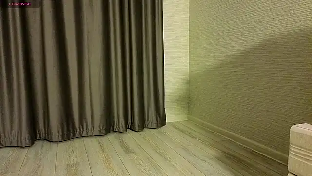 MissPompadure online show from March 27, 2026, 10:42 pm