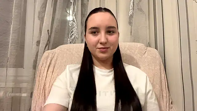 DaisyMolly online show from November 25, 2025, 9:04 pm