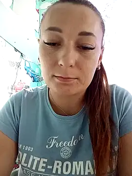 HollyDollsi online show from October 13, 2025, 10:15 am