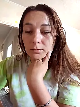 HollyDollsi online show from October 22, 2025, 12:05 pm