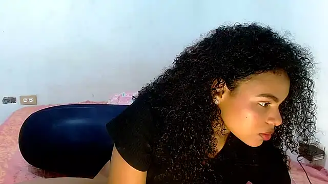 Snapshot of Valerii_smithh chatting on December 2, 2025, 12:05 am Valerii smithh online show from December 2, 2025, 12:05 am