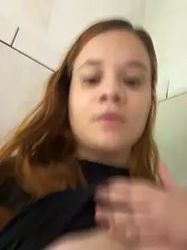 ruivinhadancer online show from December 3, 2025, 1:31 pm