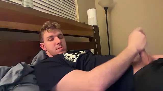 eddieeeeee1232 online show from December 19, 2025, 5:14 am