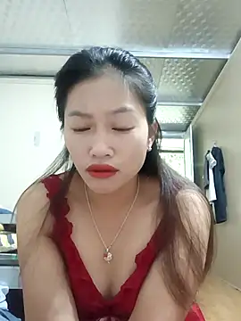 Snapshot of -Paige- chatting on October 14, 2025, 3:18 am -Paige- online show from October 14, 2025, 3:18 am