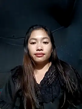 Snapshot of -Paige- chatting on November 7, 2025, 11:32 am -Paige- online show from November 7, 2025, 11:32 am