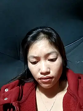 Snapshot of -Paige- chatting on November 11, 2025, 10:43 pm -Paige- online show from November 11, 2025, 10:43 pm