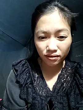 Snapshot of -Paige- chatting on November 16, 2025, 12:11 pm -Paige- online show from November 16, 2025, 12:11 pm