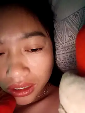 Snapshot of -Paige- chatting on November 25, 2025, 9:26 pm -Paige- online show from November 25, 2025, 9:26 pm