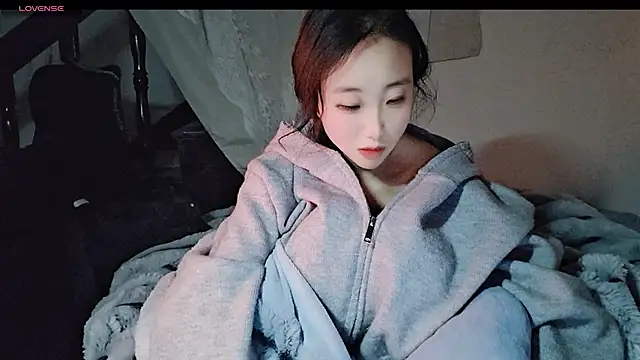 hyp0crite online show from November 18, 2025, 3:16 pm